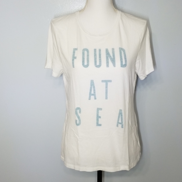 Old Navy Tops - 🌋Found at Sea old Navy relaxed tee - medium